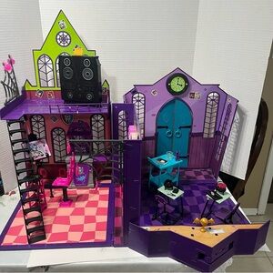 MONSTER HIGH Doll School playset with accessories